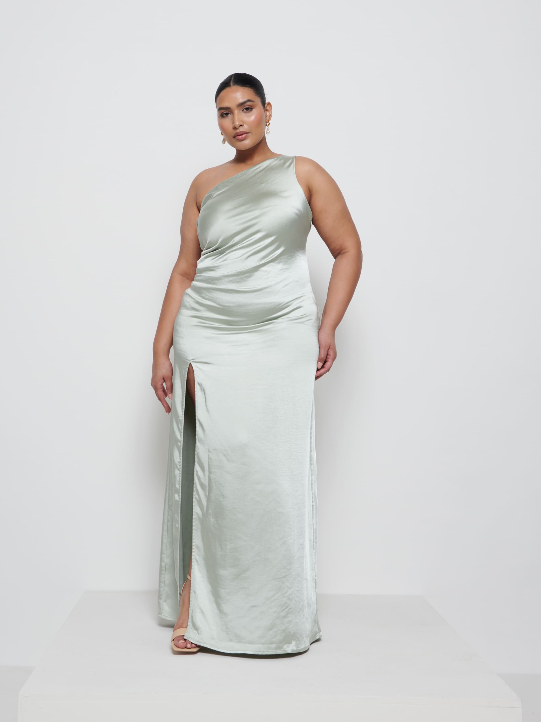 Amelia Ruched Maxi Bridesmaid Dress Curve - Sage